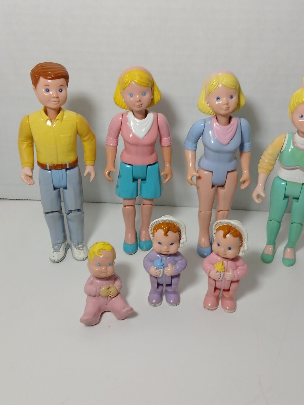 Fisher-Price Loving Family Dollhouse 1994 Baby Girl With Bottle Bonnet Mom Dad